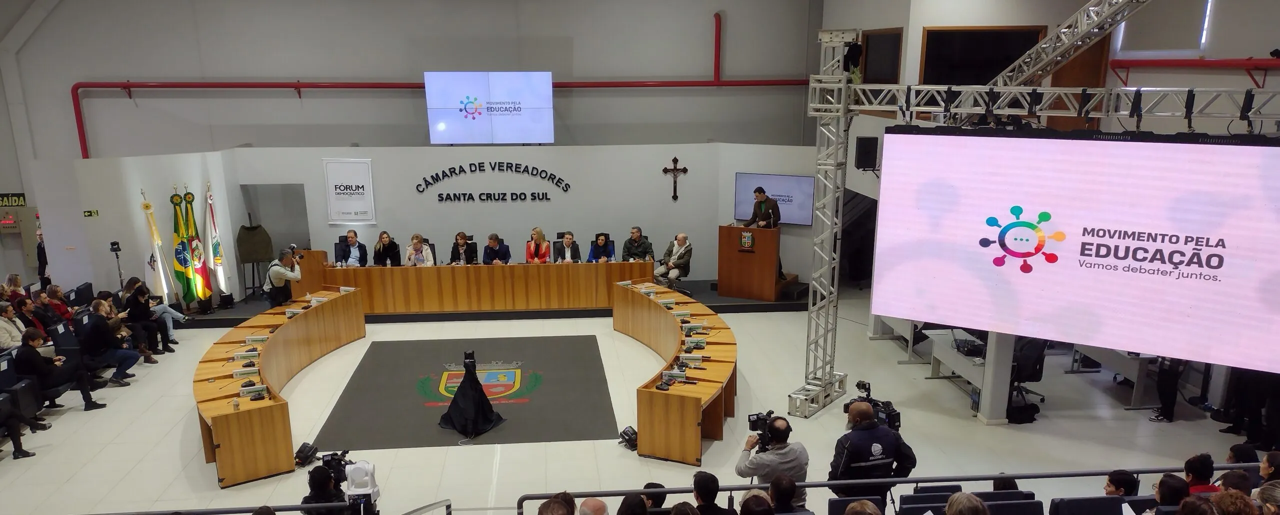 Instituto APRENDA na real compareceu no MOVIMENTO PELA EDUCAÇÃO na cidade de Santa Cruz do Sul (RS)